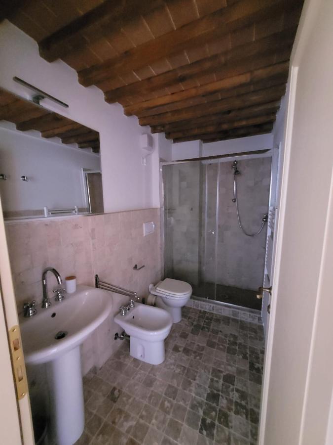 La Villa Apartments - Convenient For Sardinia And Corsica - 4 Beds - Private Parking Included With Camera Λιβόρνο Εξωτερικό φωτογραφία