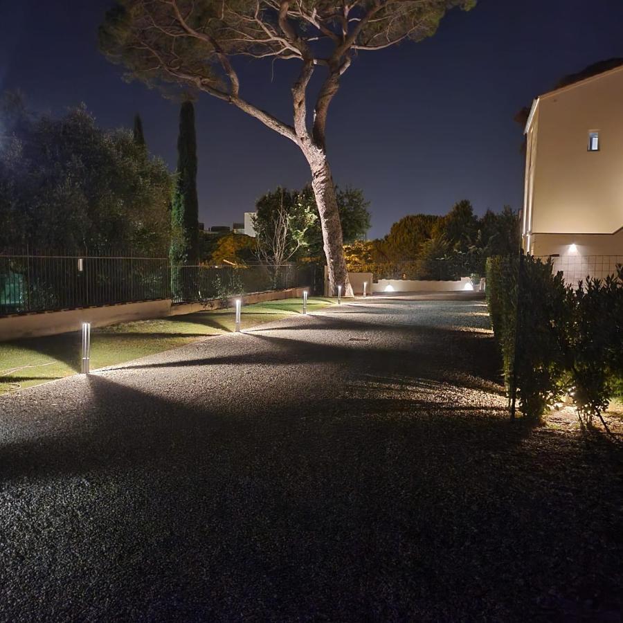 La Villa Apartments - Convenient For Sardinia And Corsica - 4 Beds - Private Parking Included With Camera Λιβόρνο Εξωτερικό φωτογραφία