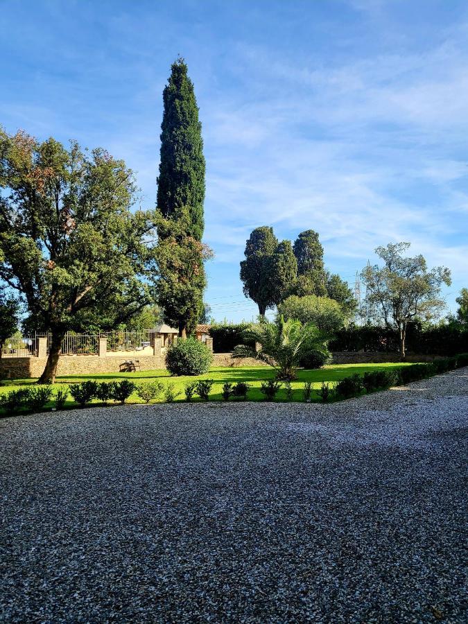 La Villa Apartments - Convenient For Sardinia And Corsica - 4 Beds - Private Parking Included With Camera Λιβόρνο Εξωτερικό φωτογραφία