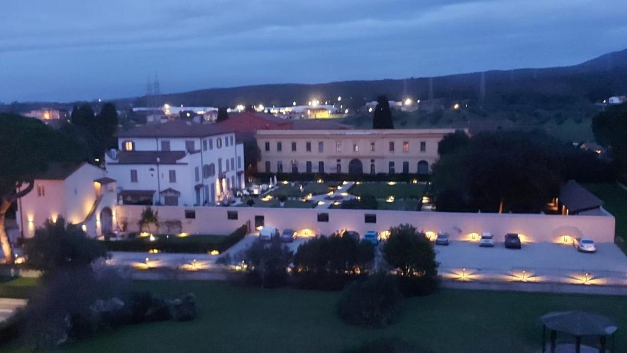 La Villa Apartments - Convenient For Sardinia And Corsica - 4 Beds - Private Parking Included With Camera Λιβόρνο Εξωτερικό φωτογραφία