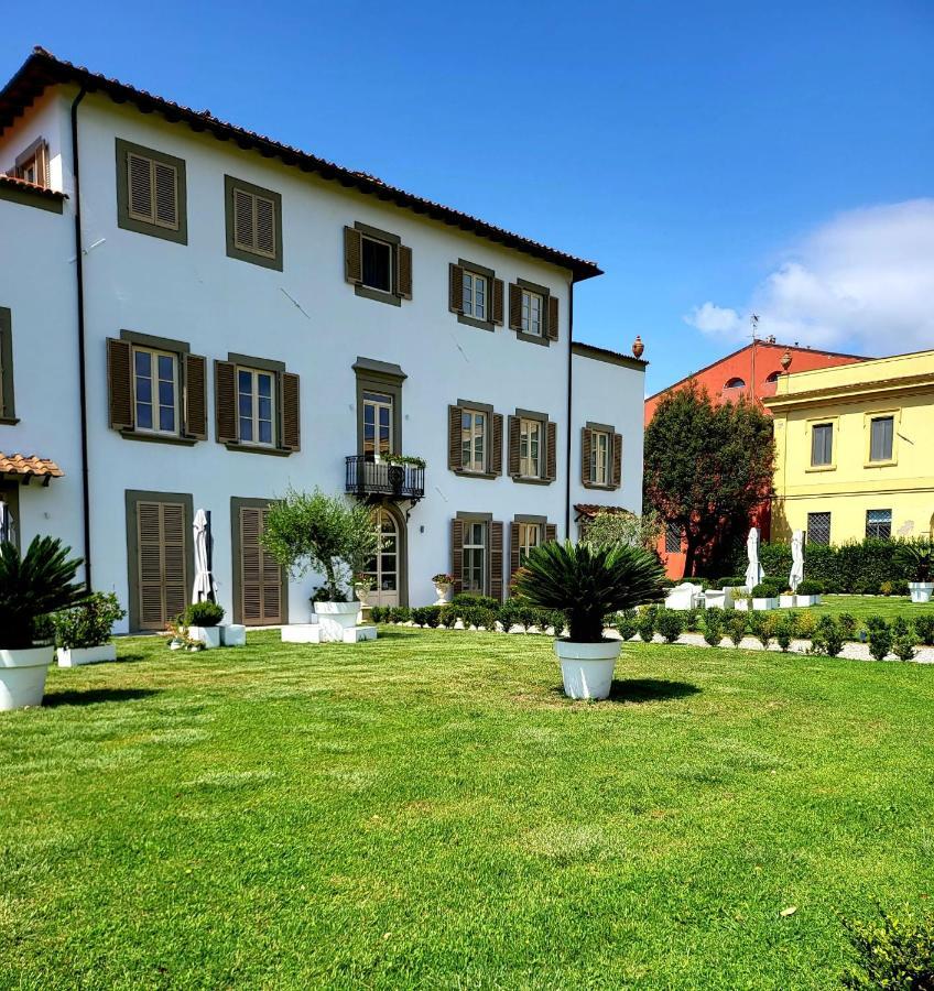La Villa Apartments - Convenient For Sardinia And Corsica - 4 Beds - Private Parking Included With Camera Λιβόρνο Εξωτερικό φωτογραφία